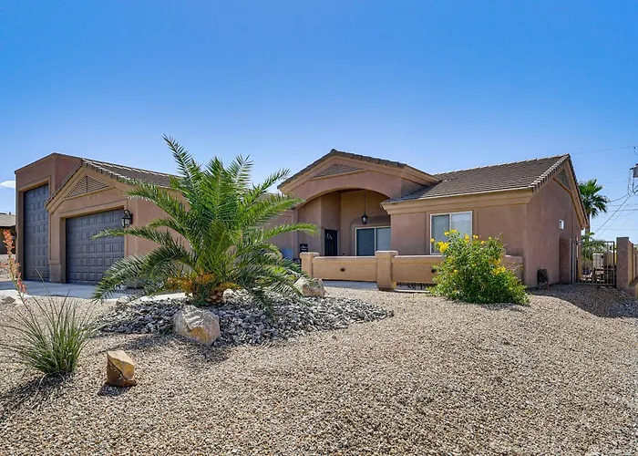 Hot Tub & 4 Mi To Boat Ramp! Havasu Escape *