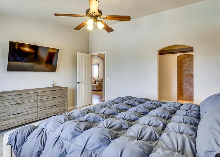 Hot Tub & 4 Mi To Boat Ramp! Havasu Escape Dom wakacyjny Lake Havasu City