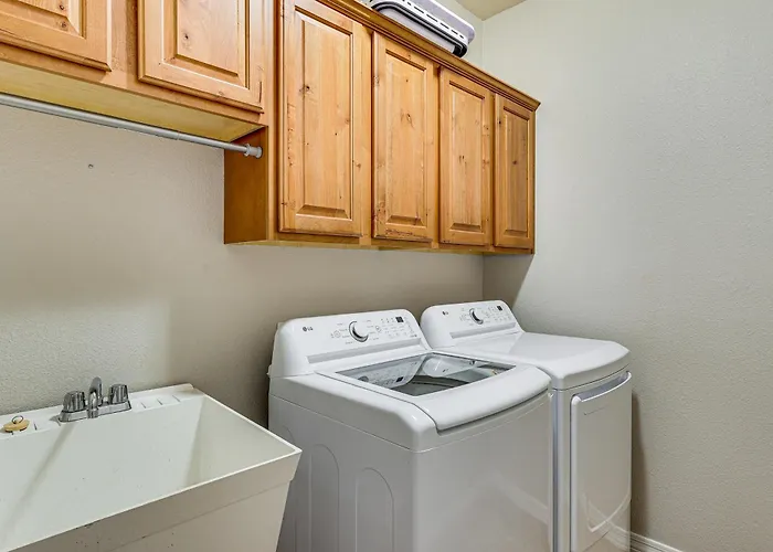 Dom wakacyjny Hot Tub & 4 Mi To Boat Ramp! Havasu Escape Lake Havasu City
